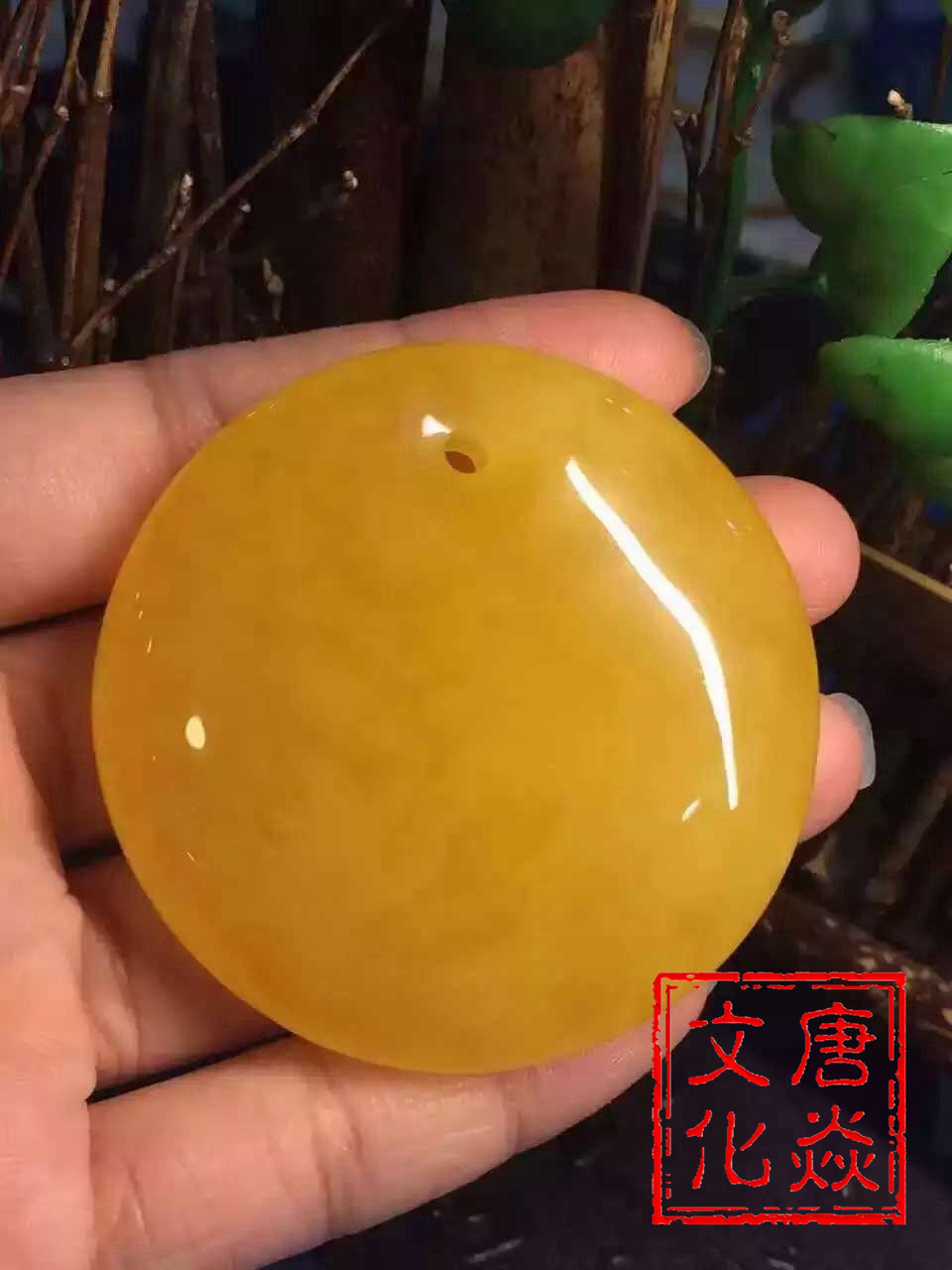 鸡油黄蜜蜡吊坠价格多少,顶级蜜蜡鸡油黄长什么样