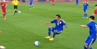 足球登巴巴受伤,登巴巴断腿事件解说