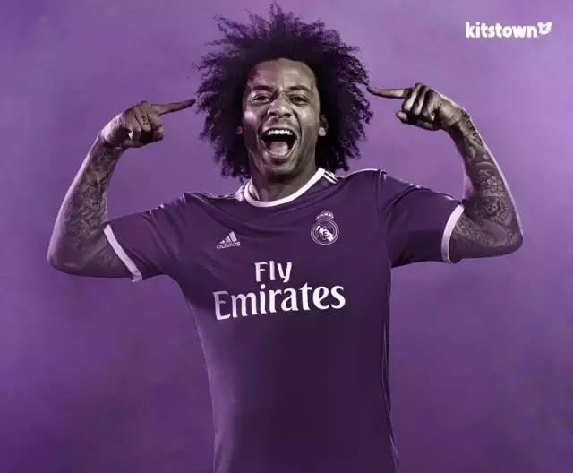 皇马新赛季紫色球衣,皇马球员与巴萨球员换球衣