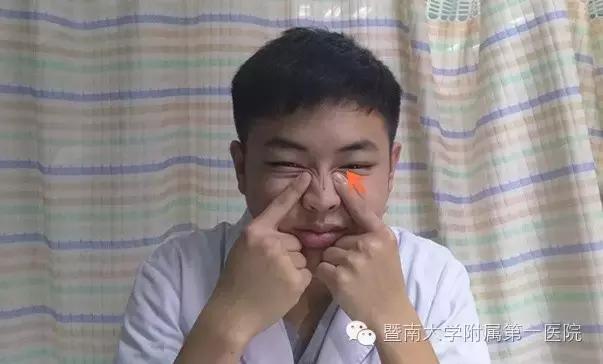 吹空调避免面瘫小技巧,吹空调面瘫嘴歪怎么治疗