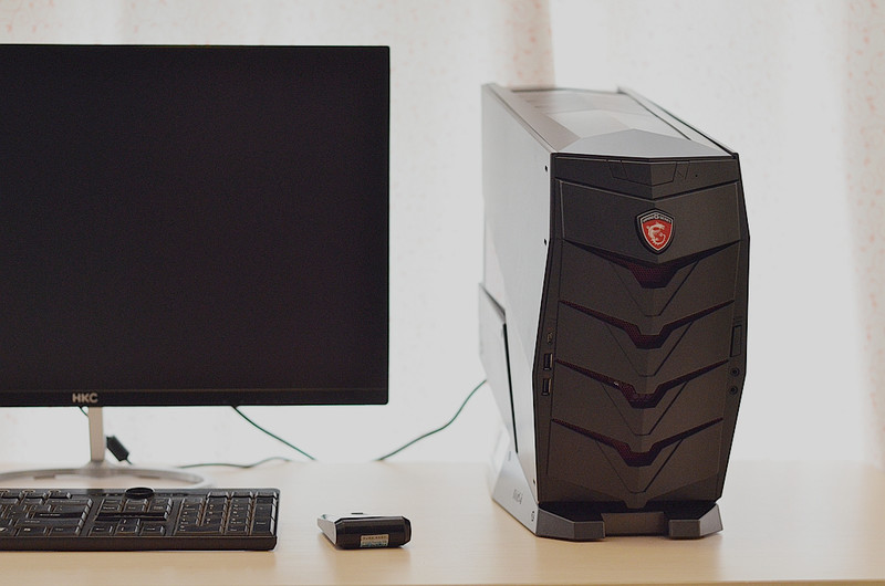 看,有光!异形般的电脑如是说