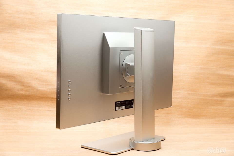 外壳和显示效果一样都是硬货——ZEOLS241显示器评测