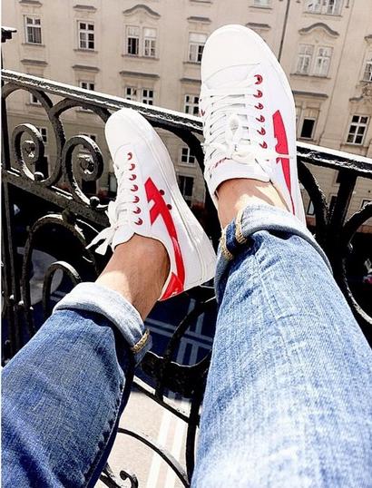 回力红白鞋是什么款,国产品牌回力鞋怎么样