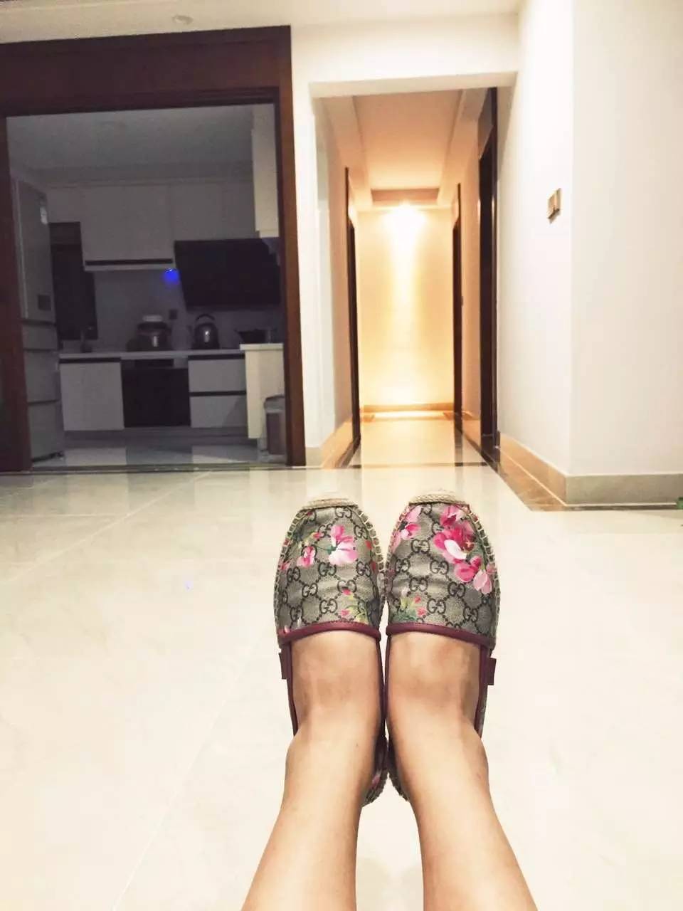 夏天快到了推荐穿什么鞋女,夏天出去玩穿什么鞋子舒服好看