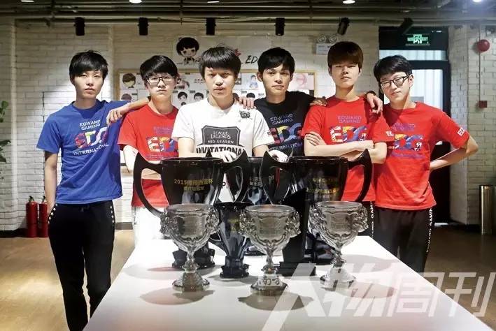 靠打游戏赚生活费,靠打游戏吃饭