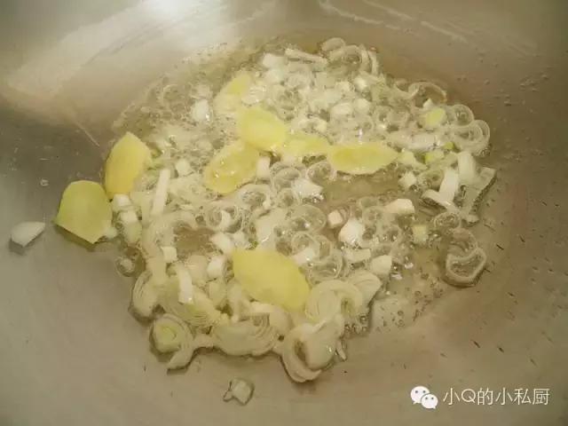 爆炒鸡胗的做法家常,辣椒爆炒鸡胗花