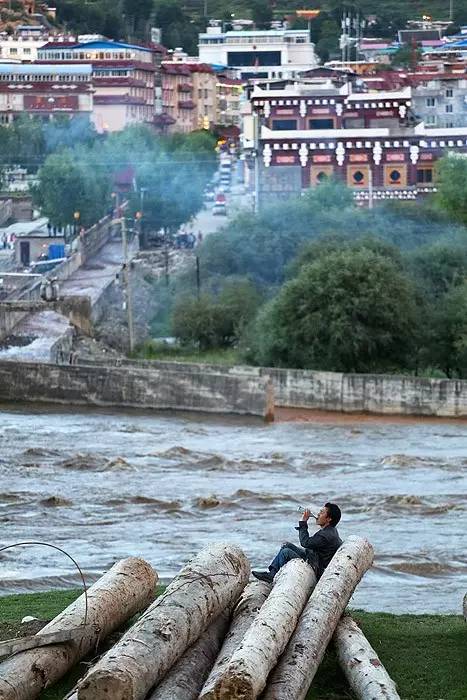 世界这么大我想去看看,世界这么大我想自己去看看