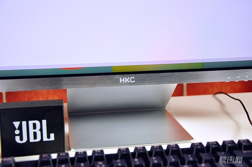 专门为设计师提供的一款显示器,设计师为什么喜欢苹果电脑