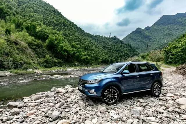 荣威2016rx5互联网自动版,荣威全新rx5模型