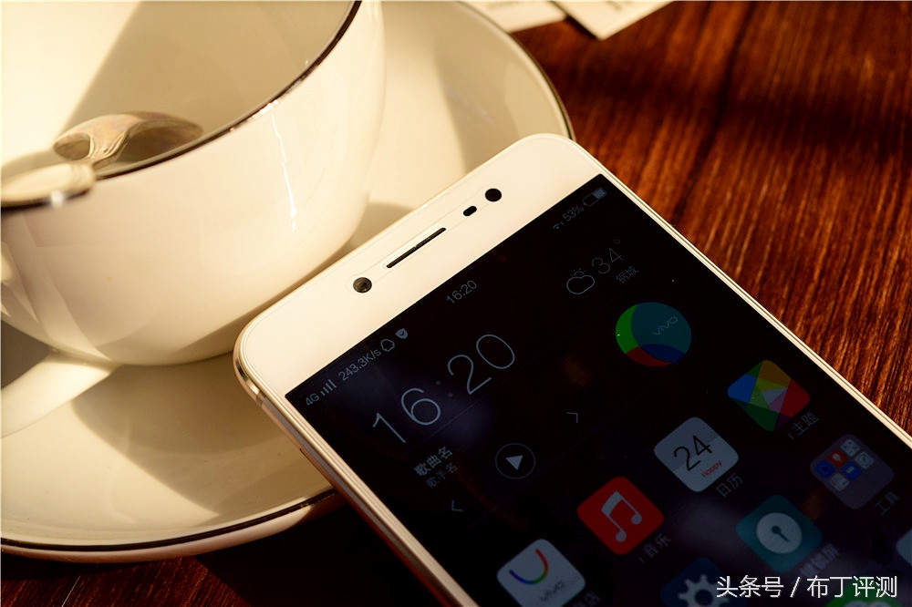 vivox71600万柔光双摄,vivox7拍照效果