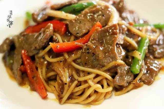 好吃的榴莲披萨推荐,好吃不贵的榴莲爆浆披萨