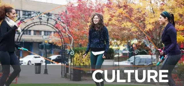 她用一个足球，解决了非洲家庭的供电难题。