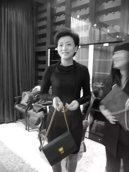 高圆圆包包谁设计的,高圆圆款包包