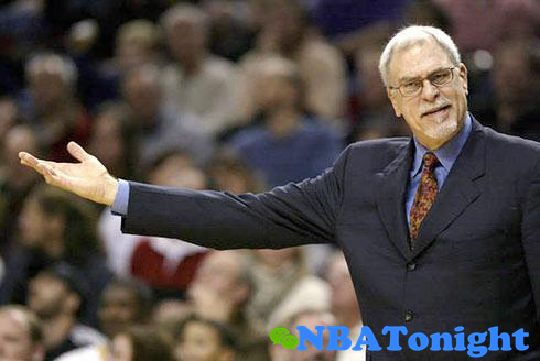 为什么三角进攻不适合现在联盟,禅师三角战术被防死