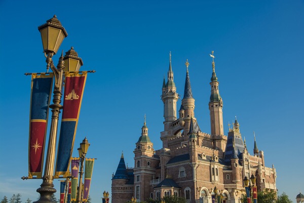 海洋迪士尼乐园古堡,日本迪士尼海洋幽灵古堡视频