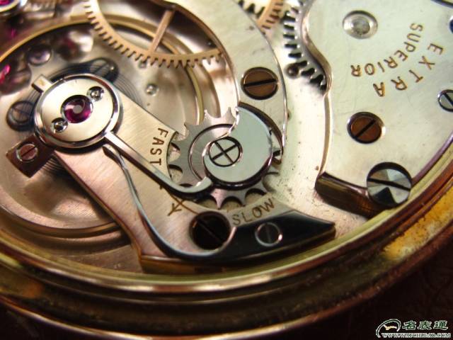 它根本就符合苛刻的日内瓦标准，古董浪琴一个没落的贵族