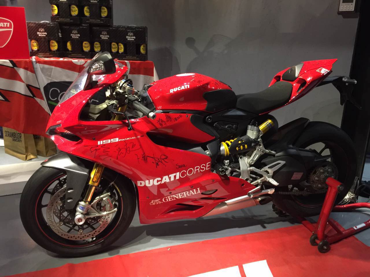 数百名杜卡迪车主齐聚北京，新款杜卡迪魔鬼Carbon现身