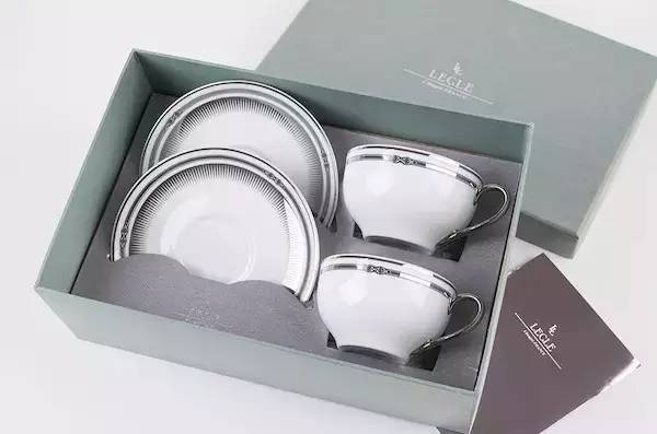 十二星座中最爱狮子座的星座,十二星座的狮子座最爱的是什么