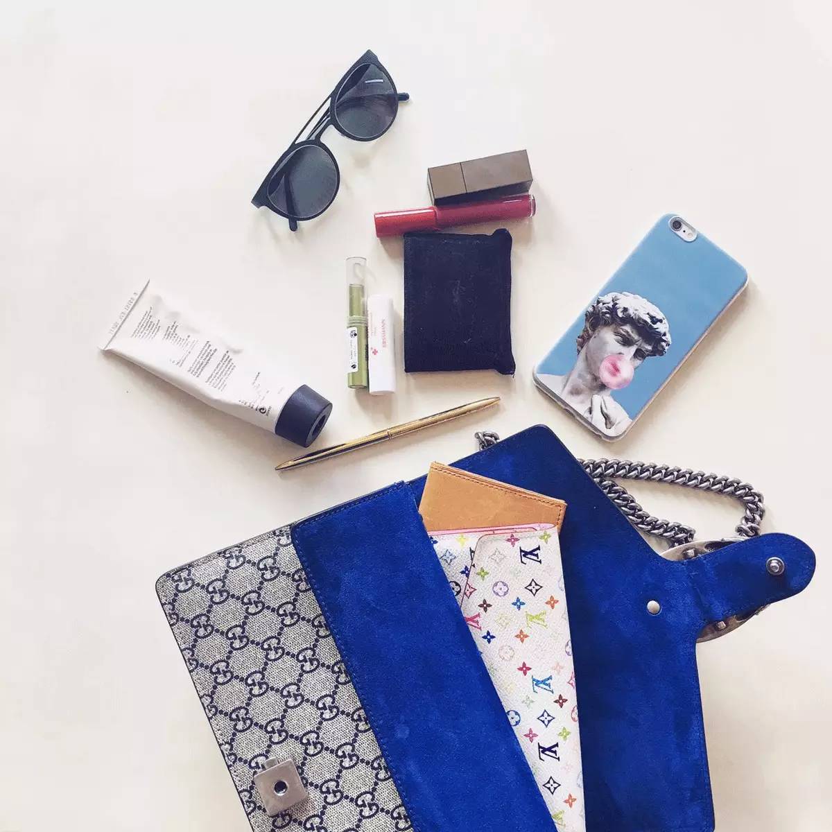 粉丝寄来的包,粉丝寄来了一箱包包