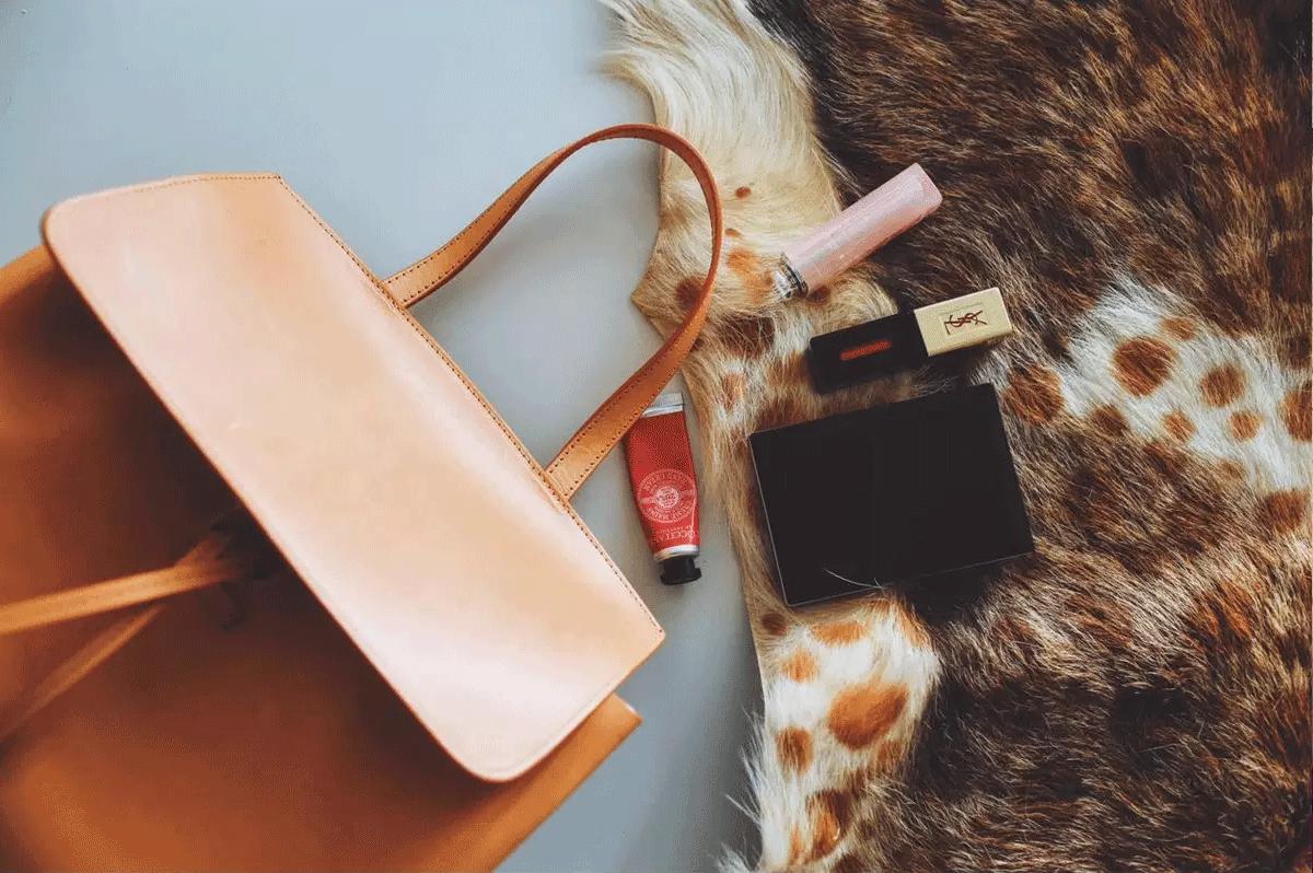 粉丝寄来的包,粉丝寄来了一箱包包