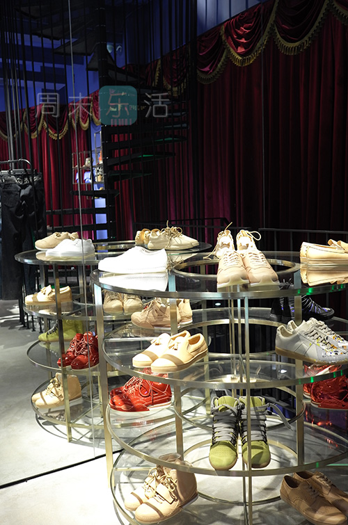 逛街试衣服快乐文案,逛街收获快乐文案