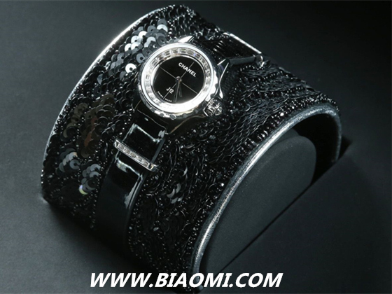 香奈儿J12XS发布李敏镐女友秀智出席活动