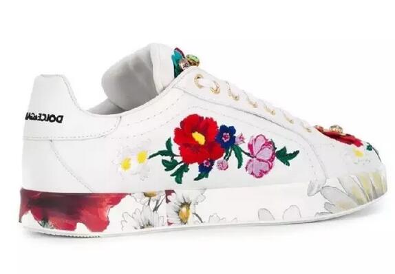 轻奢精致小白鞋,轻奢的小白鞋