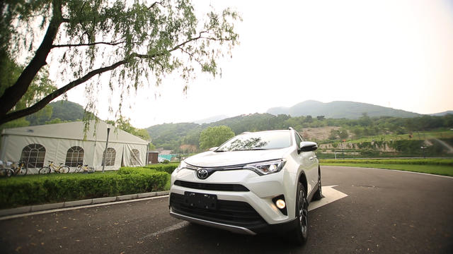 全新一代丰田rav4麋鹿测试,试驾全新丰田rav4诠释何谓是标杆