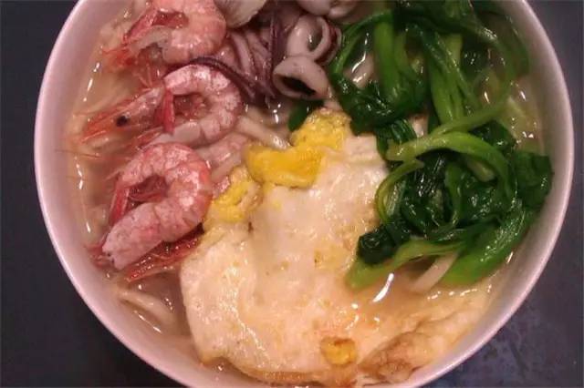 二爷，不哭！来我这吃碗海鲜面！