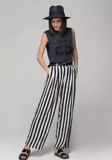 条纹单品怎么穿才好看,条纹时髦上衣怎么搭配好看