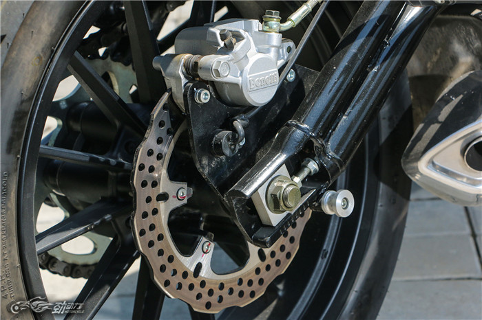 贝纳利bj300gs绿色,贝纳利bkx300试驾