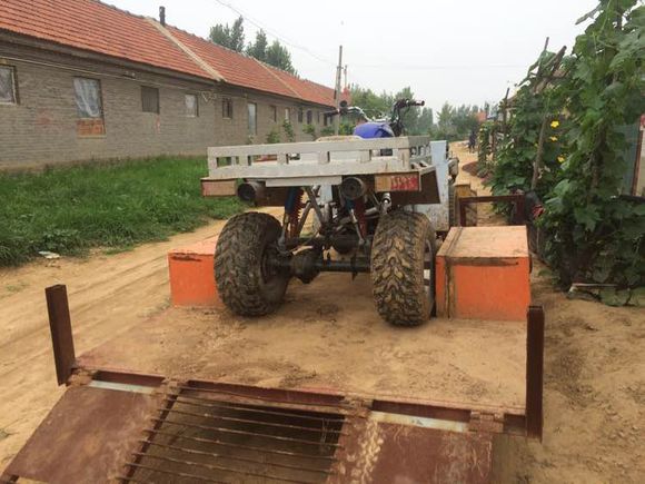 骑着摩托车去野钓,骑电动摩托车去钓鱼