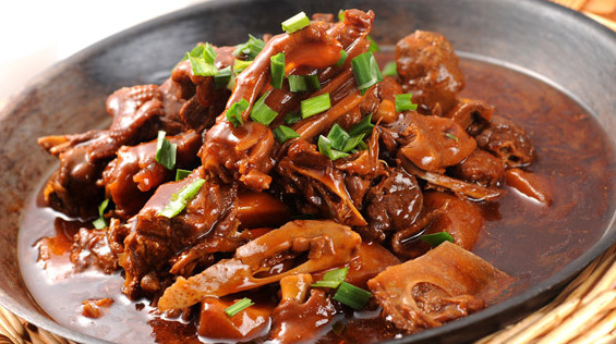 红烧老鹅加工方法,红烧老鹅要不要焯水