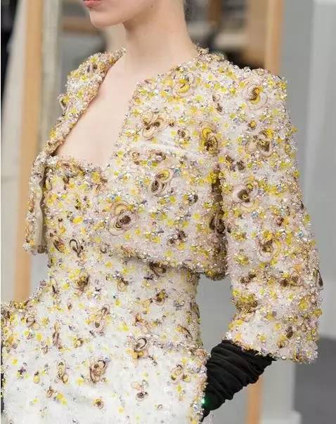 怎么判断一件衣服该不该留下来,怎样判断一件衣服值不值得买