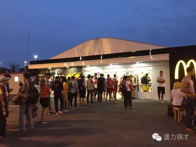 一位零零后记者眼中的奥运村