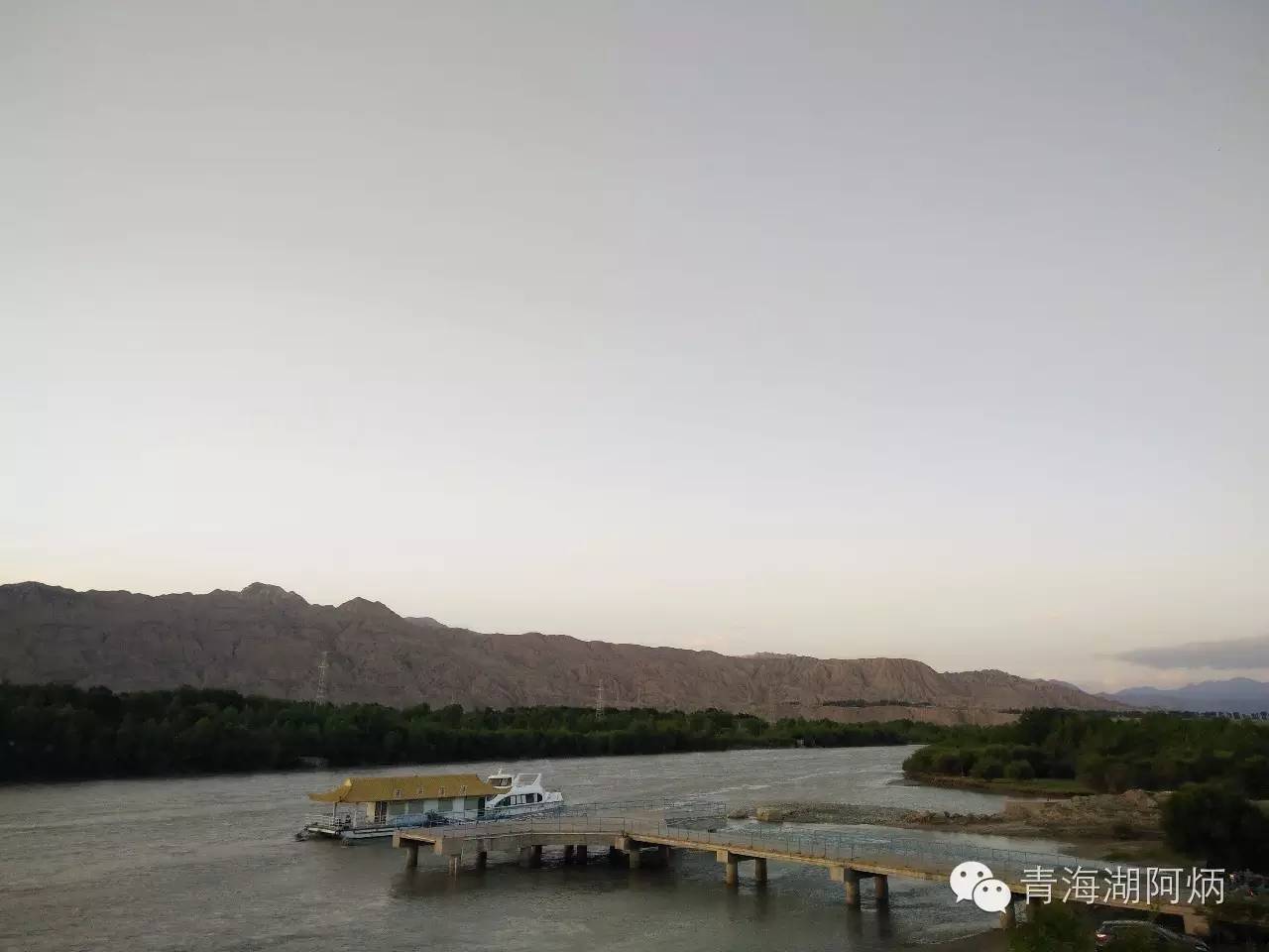 青海湖和沙坡头哪个更值得去,12月青海湖值得去吗