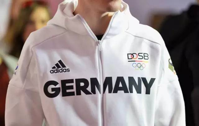 曾经美爆的社会主义复古风哪去了?为什么叕玩起了番茄炒蛋的老梗