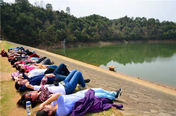 稻草人旅行有什么特色,稻草人旅行沙漠