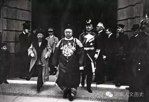 史上最牛代购：贝勒爷为买*器武**装备跑遍全球，军舰各国来一艘