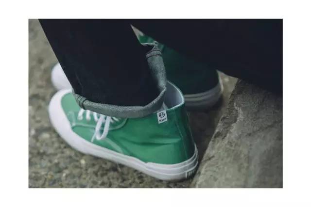 无HUF，不滑板？NO！HUF有的是性感潮范儿~