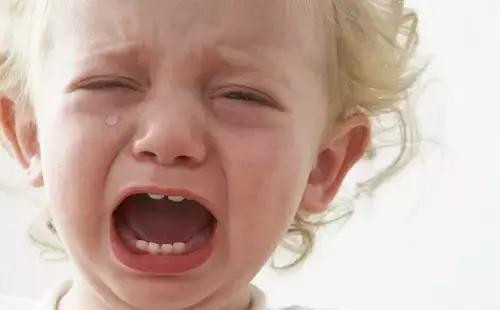 宝宝一直哭各种方法都试遍了,宝宝哭着闹着怎么办