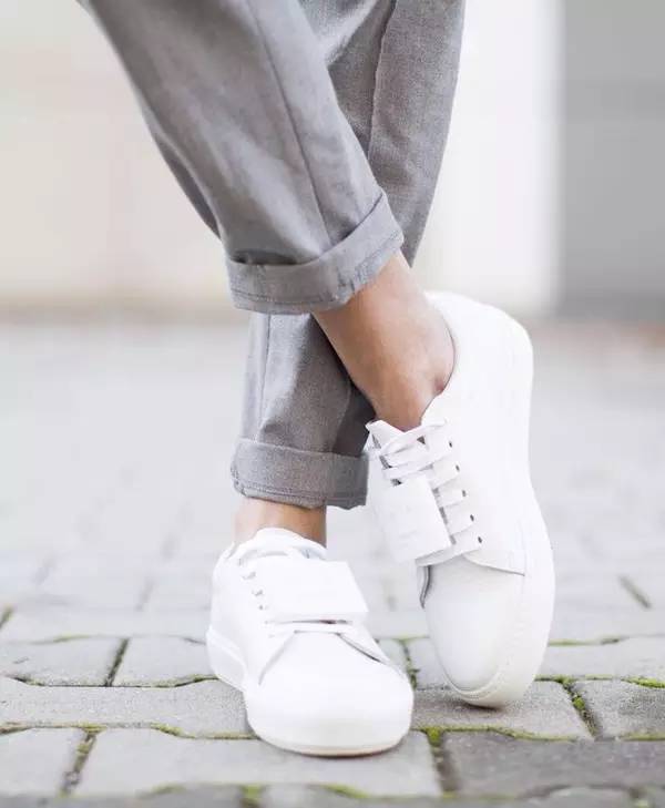 不到千元的旗舰机,不到千元的大牌套装护肤品