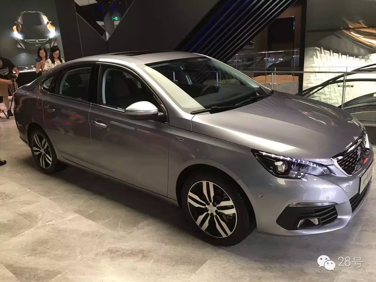 新一代308“火力全开”：“都市白领”“小镇青年”一网打尽？|汽车