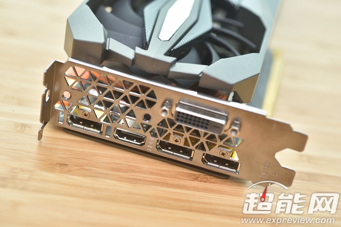 索泰1070至尊plusoc测评,索泰gtx1070至尊plus有灯光吗