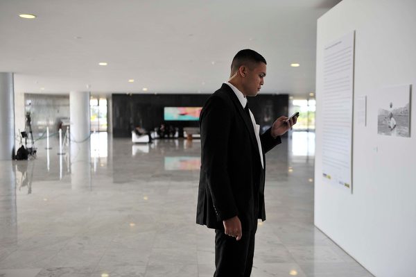 走进神秘的巴西总统府，黑衣警卫寸步不离