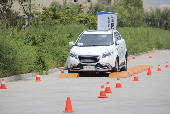 华泰圣达菲上路测试,华泰圣达菲性价比