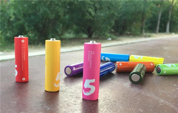 小米彩虹电池,小米的彩虹电池能用在指纹锁吗