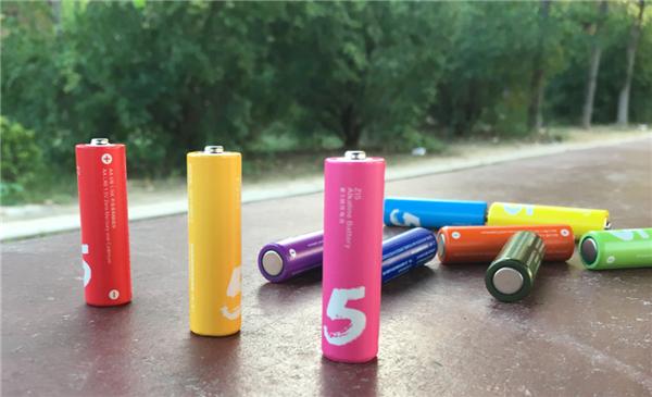 小米彩虹电池,小米的彩虹电池能用在指纹锁吗