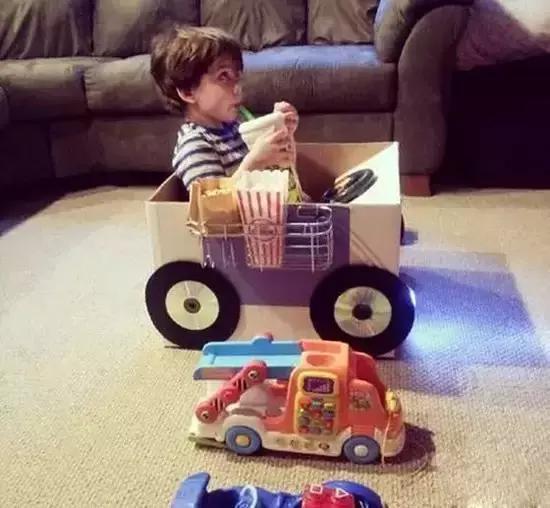 废旧纸箱手工制作玩具收纳架,废旧纸箱手工益智玩具