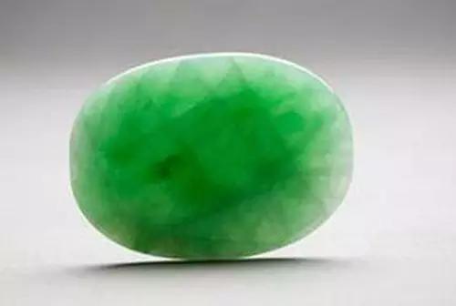 翡翠有裂纹正常吗,有裂纹的翡翠价值